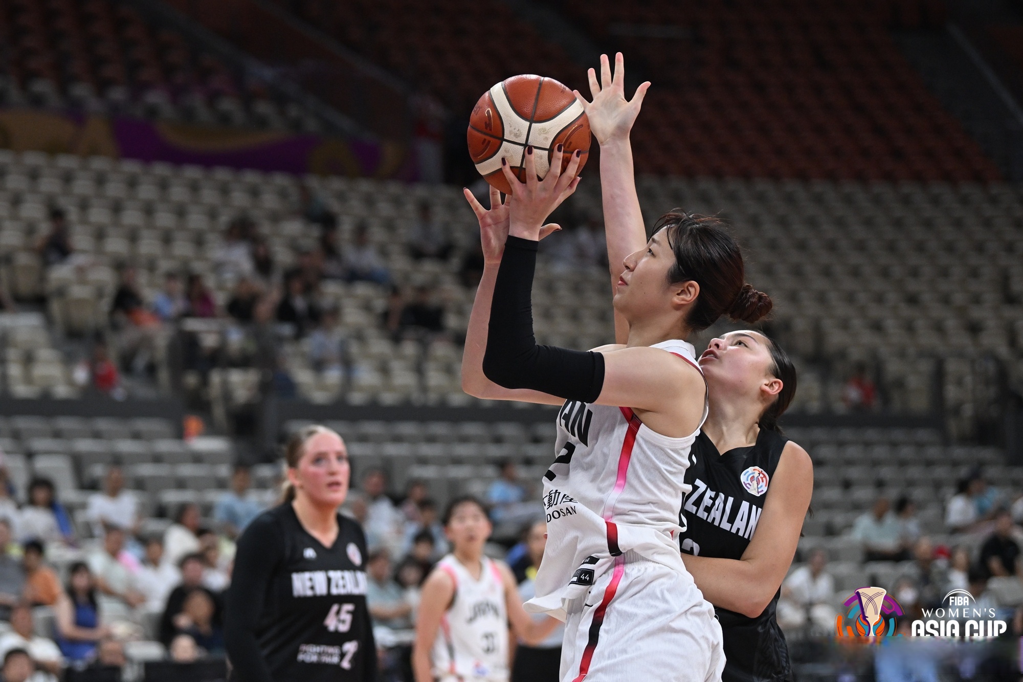 赛前CBA常规赛焦点战，比利亚雷亚尔防线松动，更衣室稳定，轮换策略成焦点的简单介绍-开云体育app